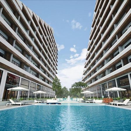 Piano And Gold At The Signature, Tetteh Quarshie Accra Exterior photo