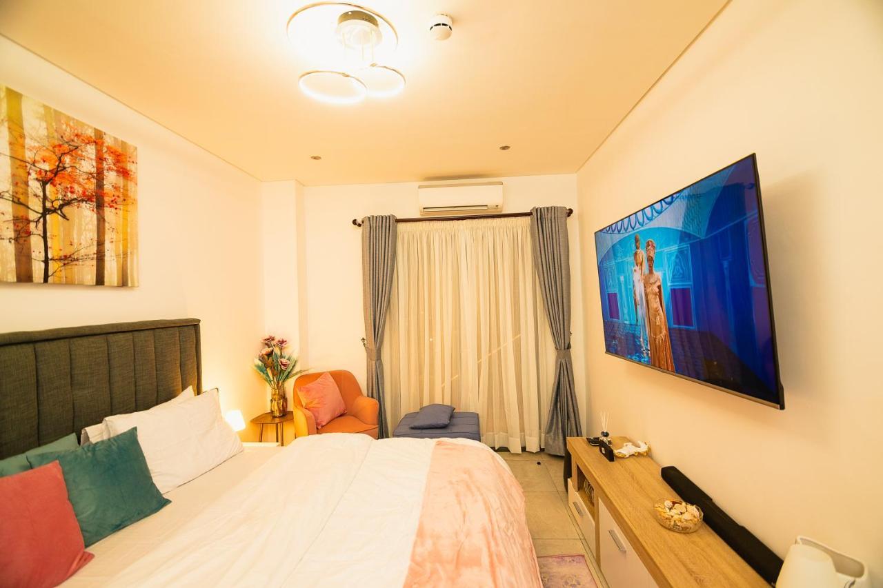 Piano And Gold At The Signature, Tetteh Quarshie Accra Exterior photo