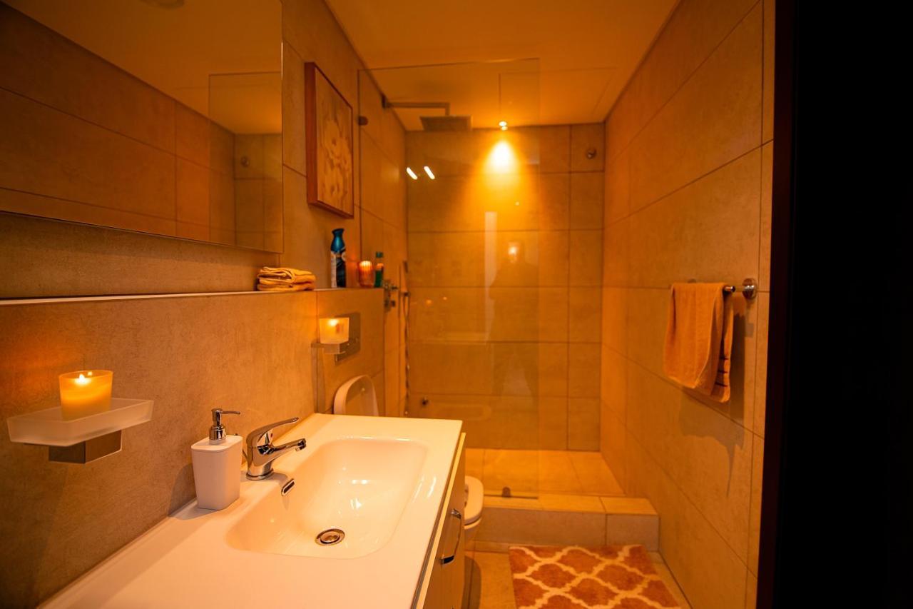 Piano And Gold At The Signature, Tetteh Quarshie Accra Exterior photo