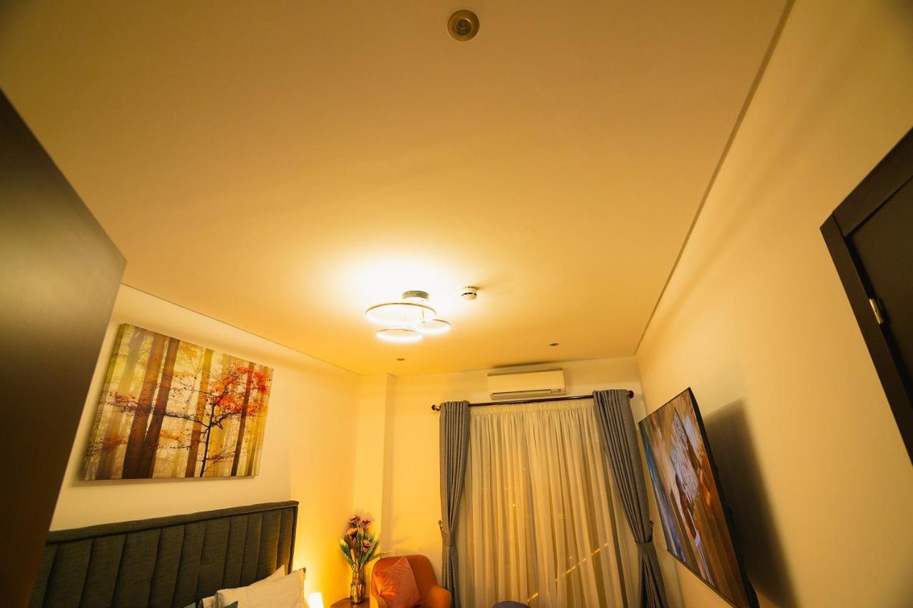 Piano And Gold At The Signature, Tetteh Quarshie Accra Exterior photo