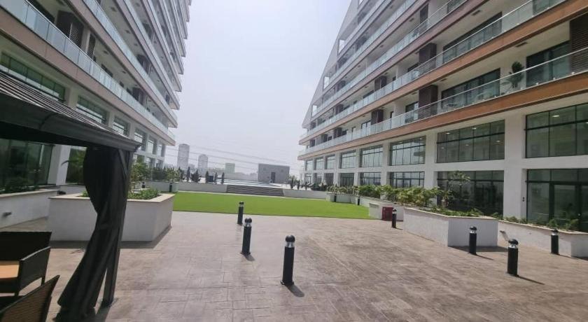 Piano And Gold At The Signature, Tetteh Quarshie Accra Exterior photo